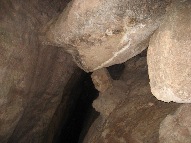 pinnacles-bear-gulch-cave