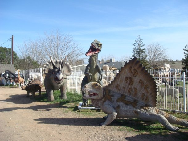 fiberglass-dinosaurs