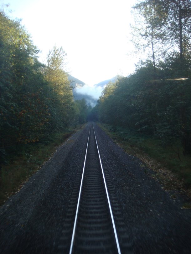 cascade-mountains-washington-from-train