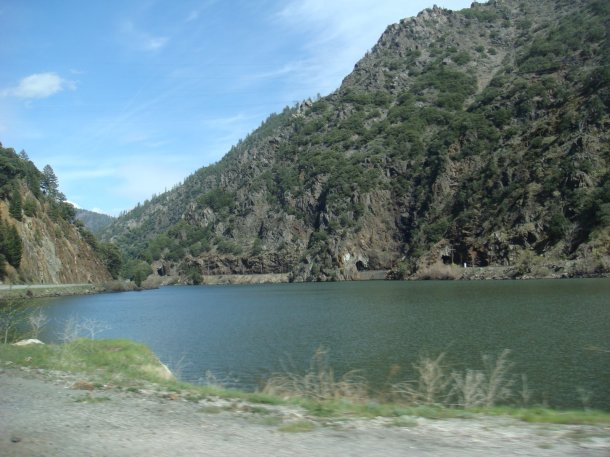 pg&e-reservoir-feather-river