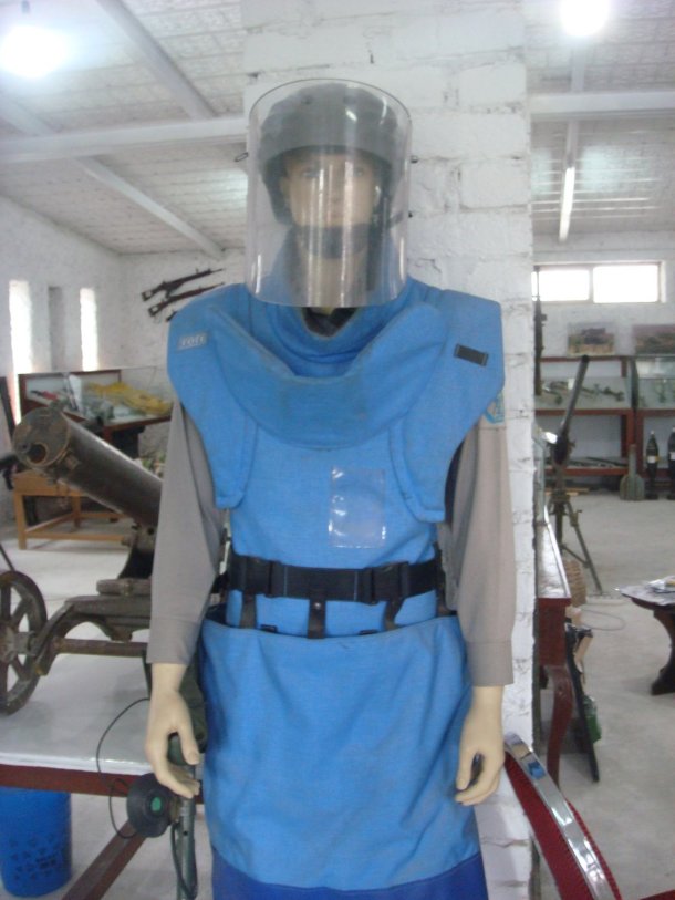 demining-gear-OMAR-Mine-Museum