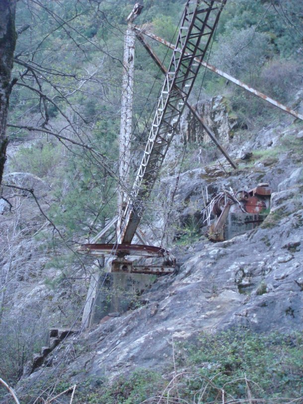 crane-bullards-bar-dam