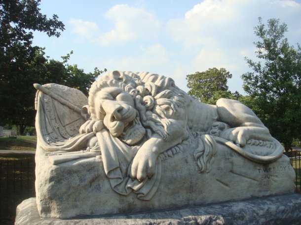 weeping-lion-confederate-memorial