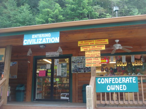 confederate-flag-gas-station