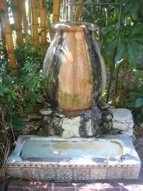 urinal-fountain-Hemingway-Home-Museum