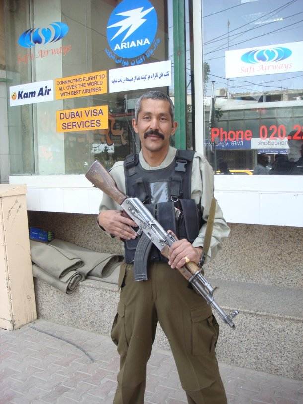 shopping-mall-guard-kabul