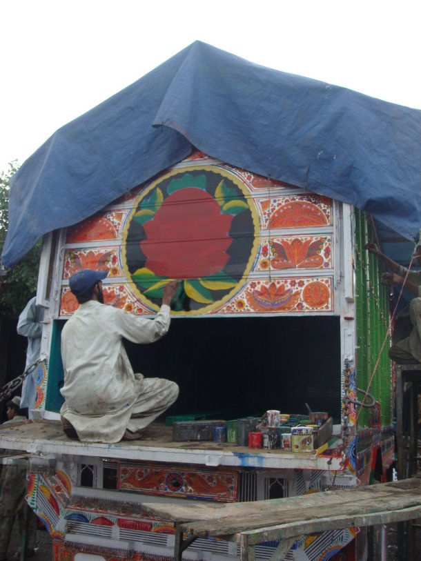 pakistan-truck-yards