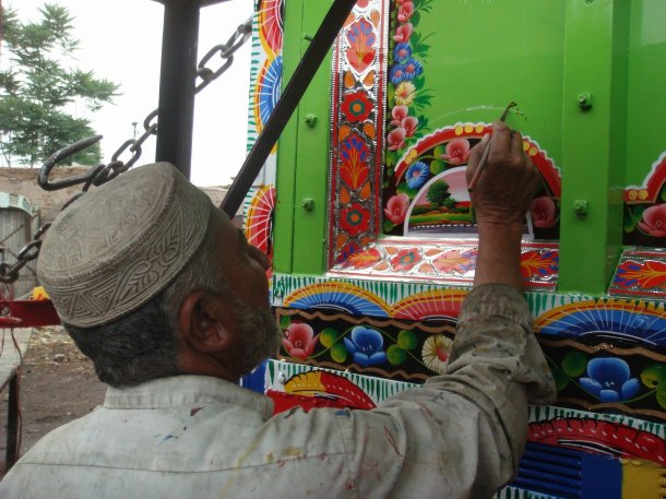 pakistan-truck-yards