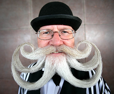 CurlBeardMOS0109_468x387