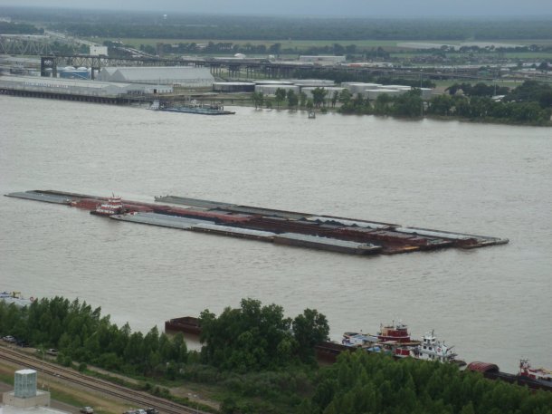mississippi-river-barge-baton-rouge