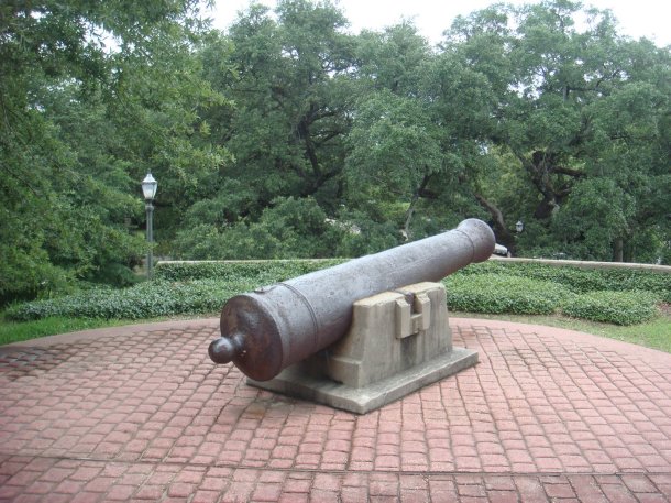 revolutionary-war-memorial-baton-rouge-louisiana