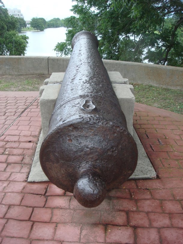 revolutionary-war-memorial-baton-rouge-louisiana