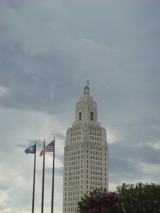 state-capital-building-louisiana-baton-rouge