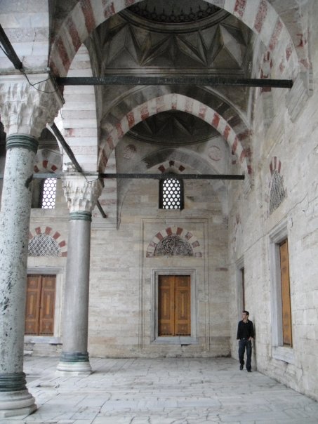 9935_141511288375_563903375_2484050_1322906_n