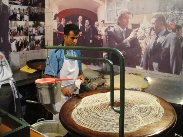 9935_141511423375_563903375_2484072_488626_n