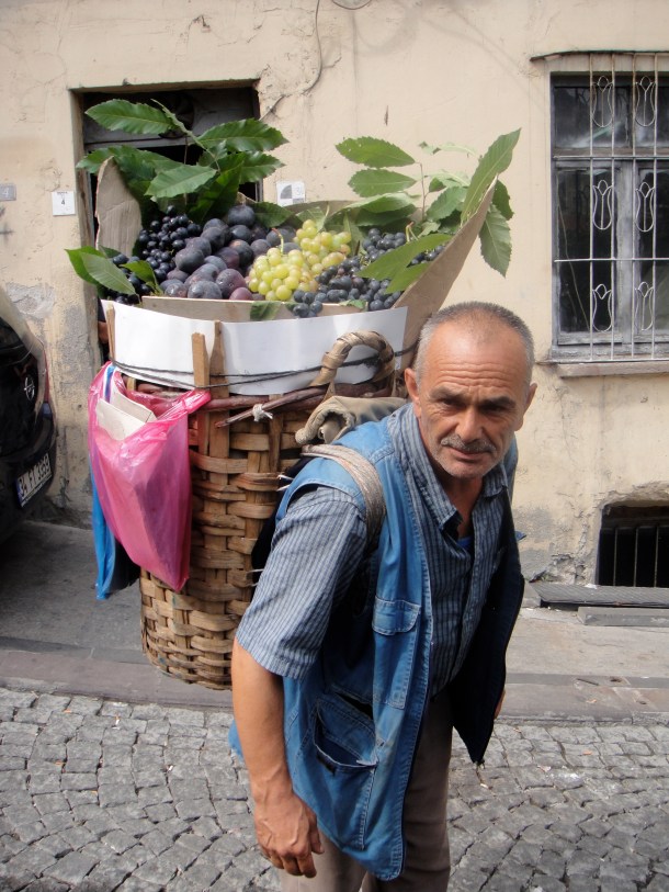 fruit seller istanbul