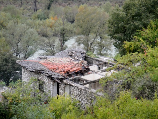 Pocitelj-bosnia-war-damage