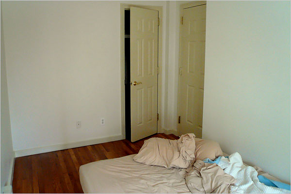 An ideal minimalist bedroom.  