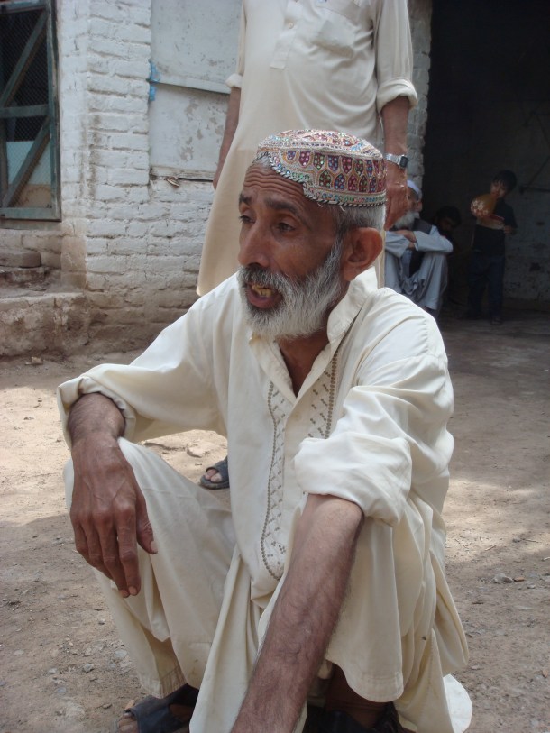 singing-peshawar-pakistan