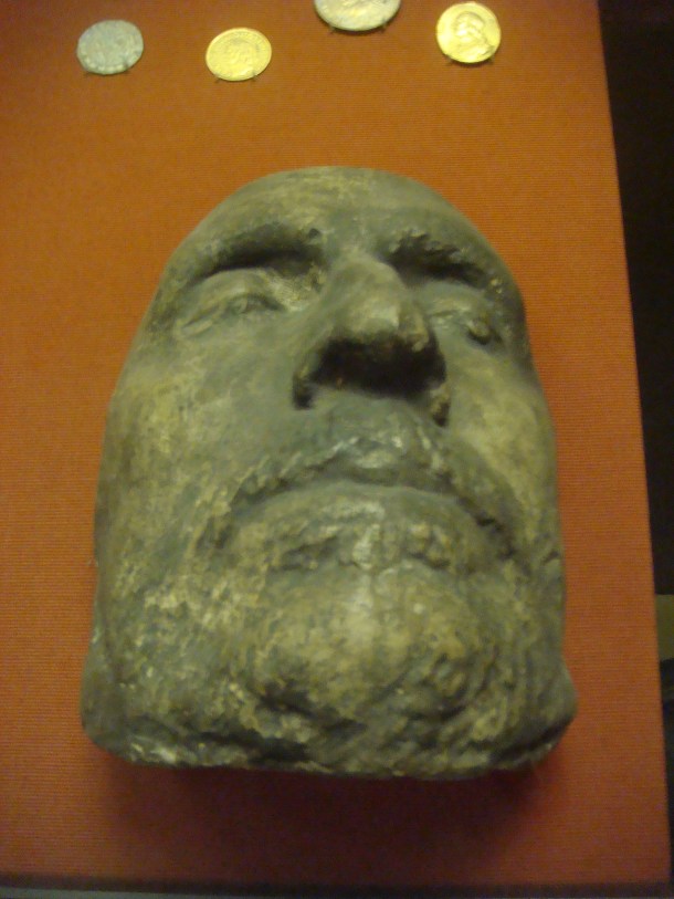 oliver-cromwell-death-mask The death mask of Oliver Cromwell on display at the Museum of London