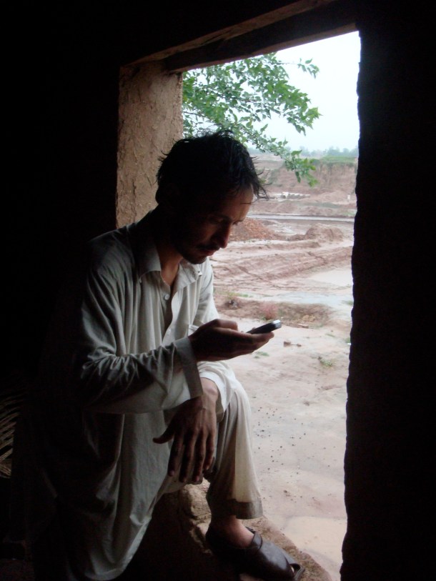 afghan-in-peshawar-refugee-camp