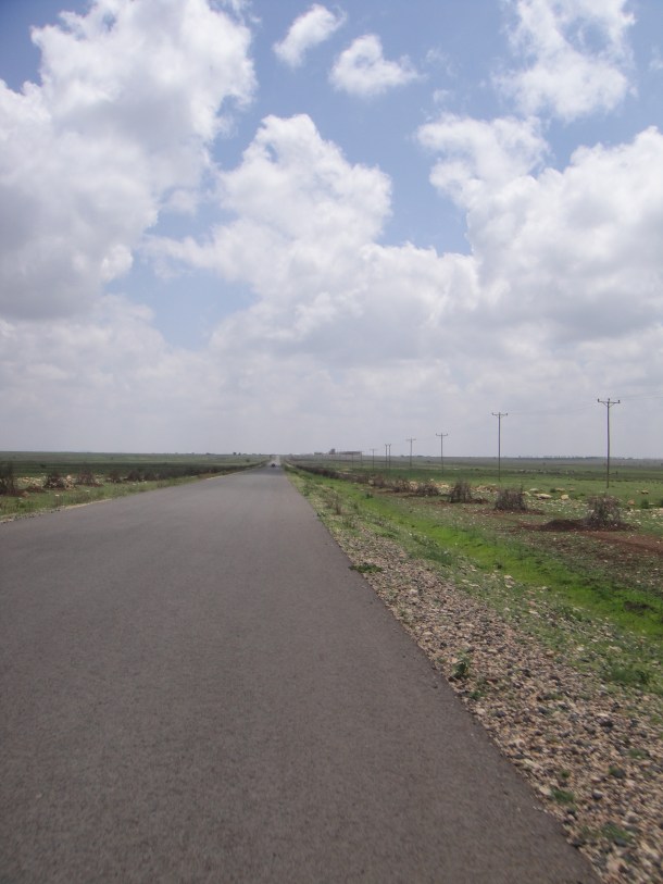 Jijiga road leading out of town - empty