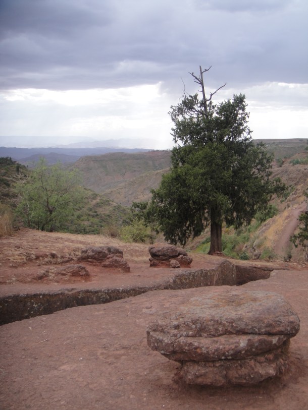 Around the top of Bet Giyorgis