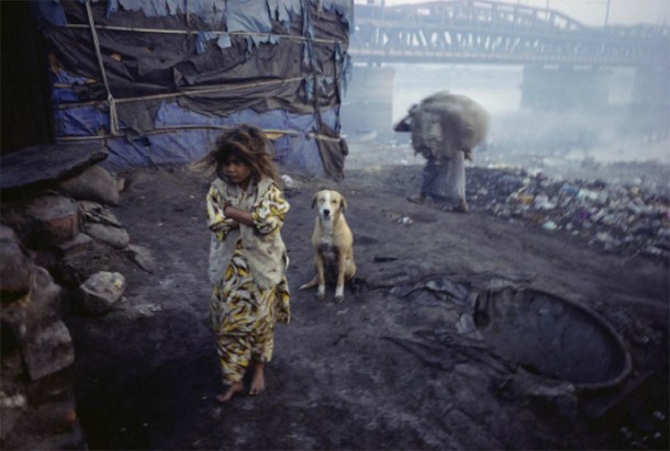 William Albert Allard, Child of the Dhobi Caste, Yamuna River, Delhi, 2002