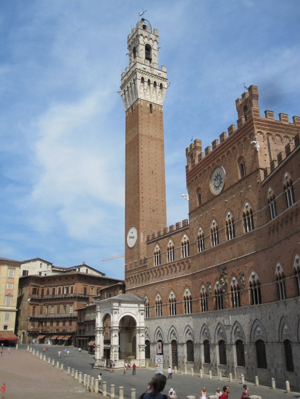 Piazza del Campo and Palazzo Comunale