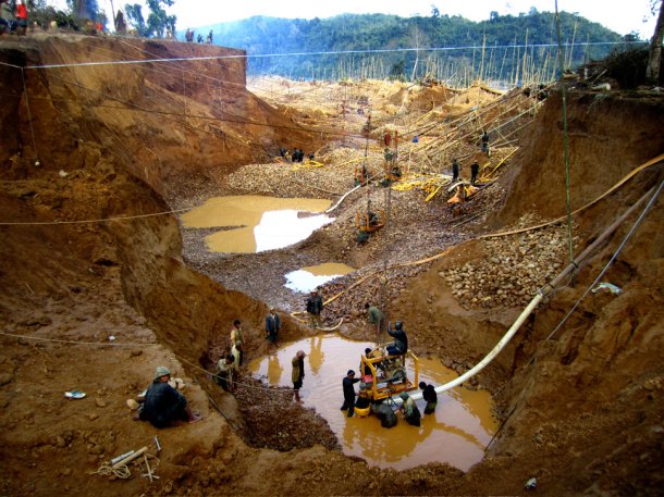 illegal Myanmar gold mine