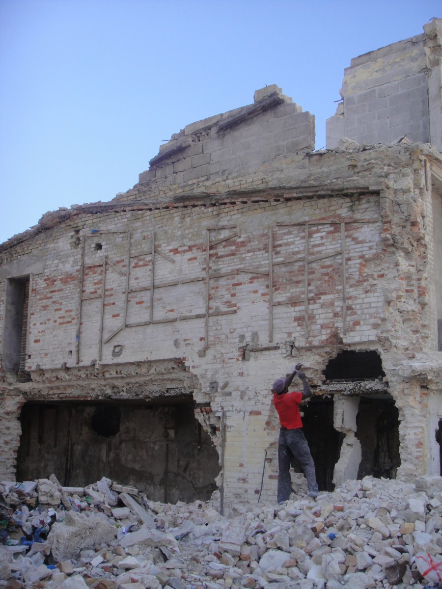 port-au-prince wreckage