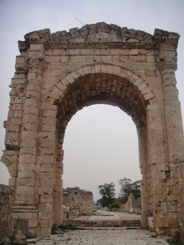 tyre roman arch