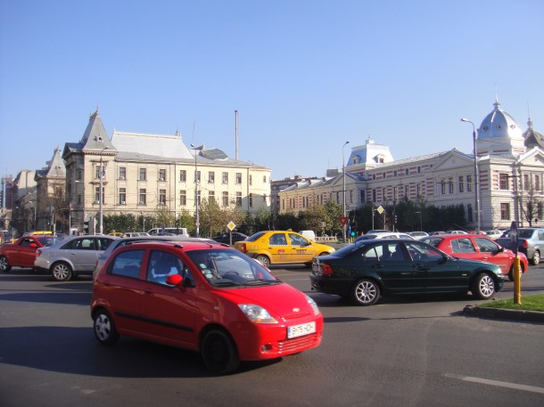 Piaţa-Universităţii