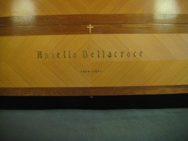 aniello dellacroce grave