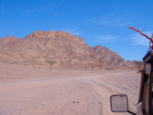 sinai desert smuggling road
