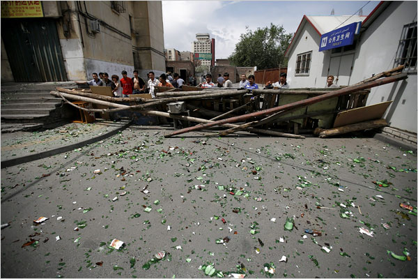 barricade-in-urumqi-from-uighur-violence