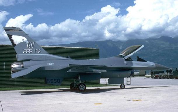 USAF F-16C block 40 #88-0550 with Aviano markings. It was shot down on May 2 1999