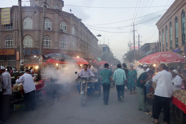 night-market-kashgar