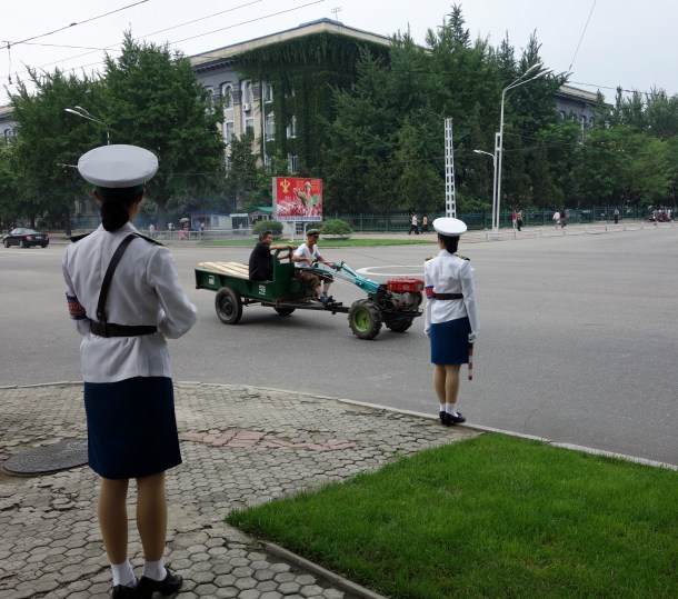 north-korea-traffic-girls