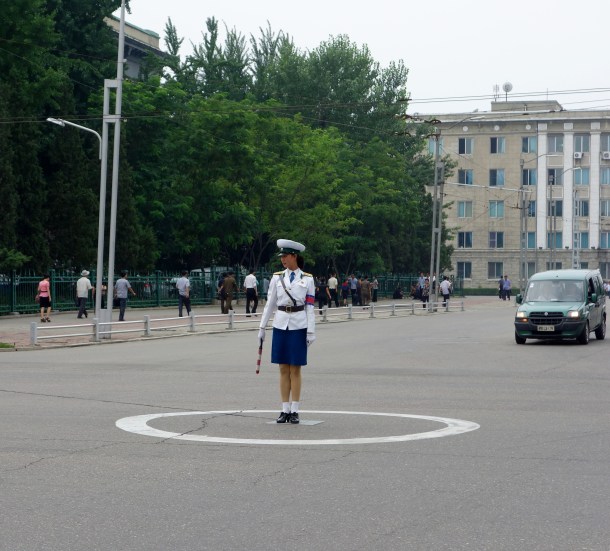 pyongyang-traffic-girl