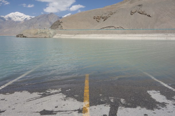 Karakoram-Highway-flooded