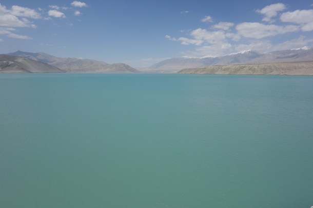 Karakoram-Highway-glacial-lake