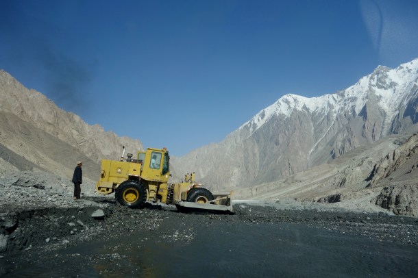 Karakoram-Highway-landslide