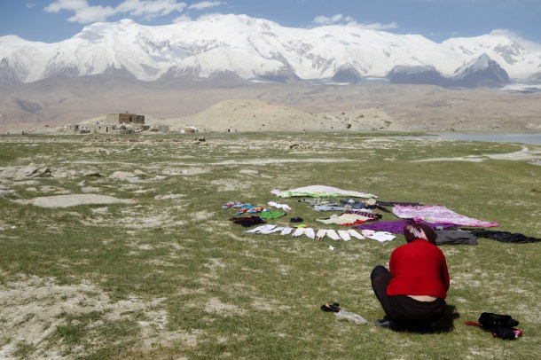 Kyrgyz-woman-doing-laundry
