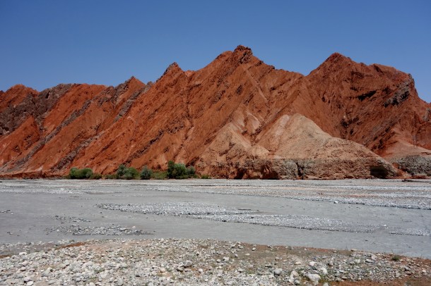 oytagh-red-mountains