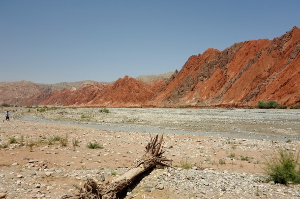 oytagh-red-mountains