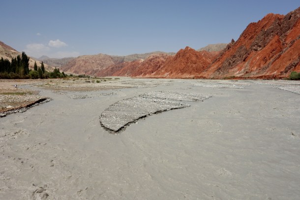 oytagh-red-mountains