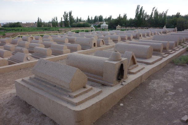 turpan-mosque-cemetery