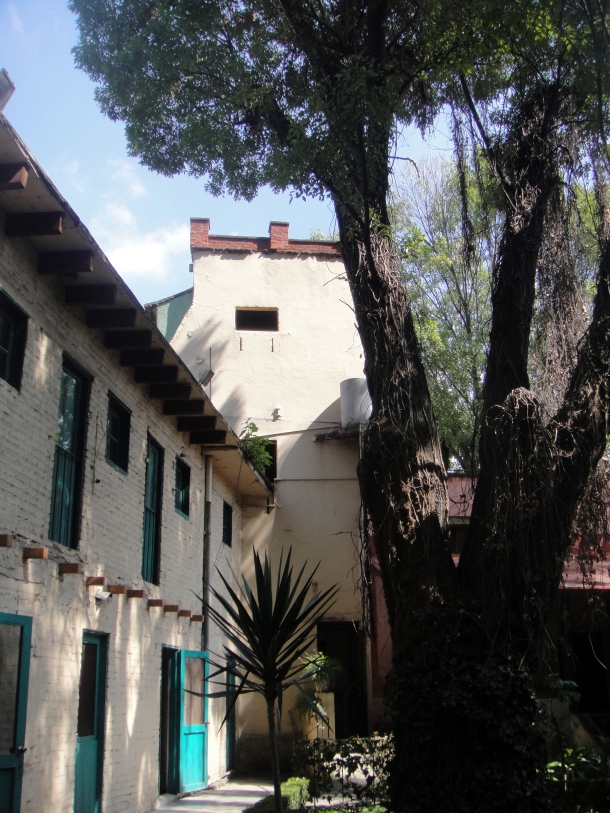 guards-house-trotsky-museum-mexico-city