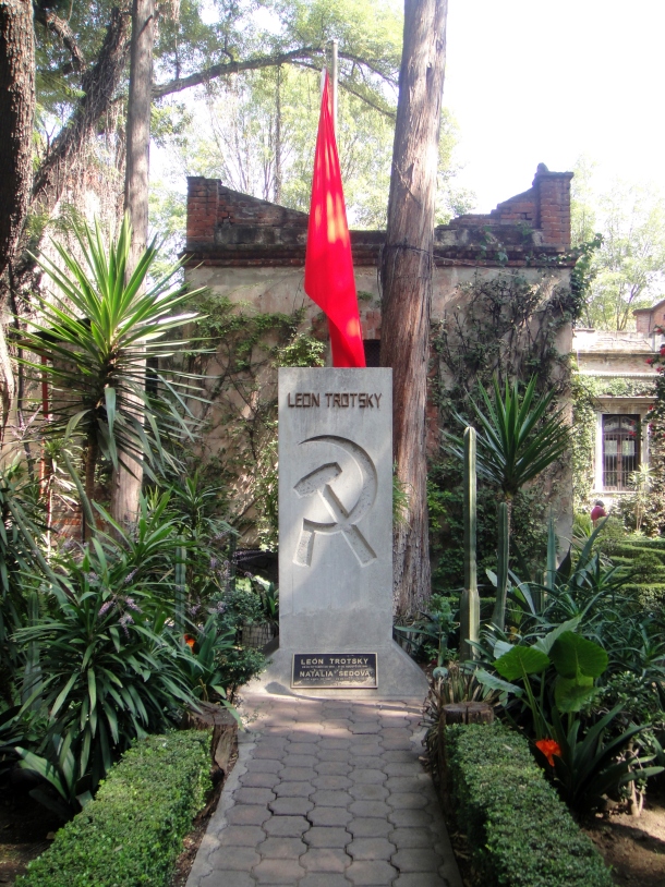 trotsky-grave